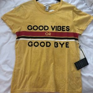 Graphic T - Good Vibes Or Goodbye ✌🏼